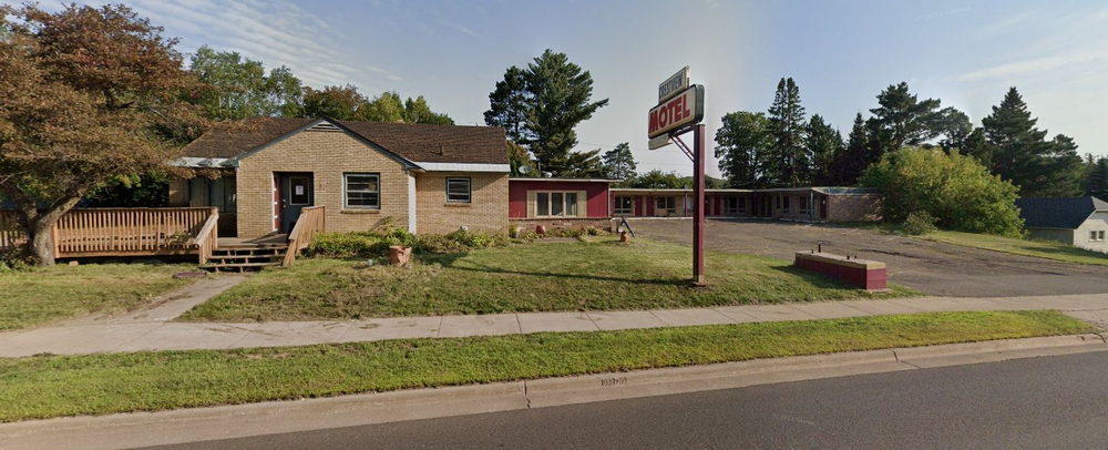 Crestview Motel (Crest View Motel) - 2023 Street View (newer photo)